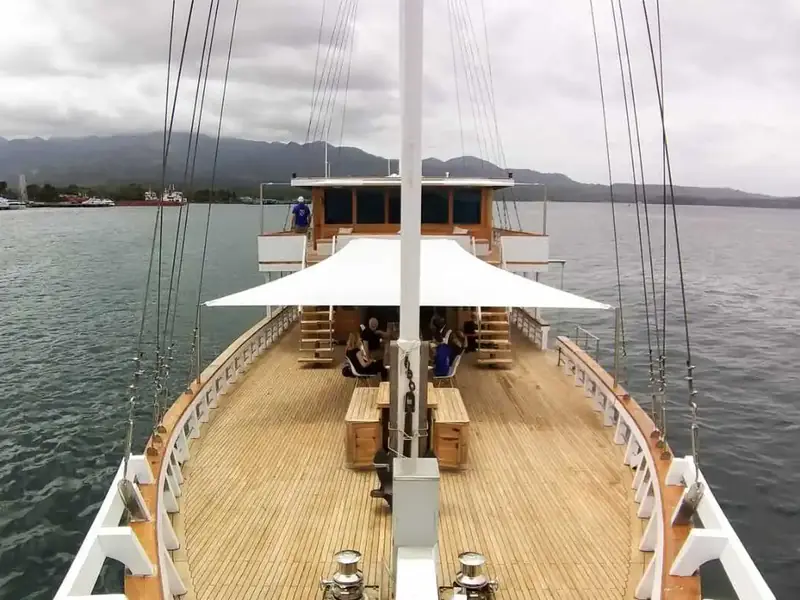 Bow deck of a phinisi under sail